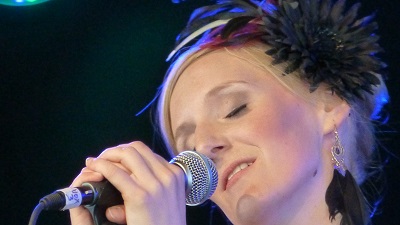 Aurora Scott singing the blues at TD Halifax Jazz Festival (photo Stephen Pate)
