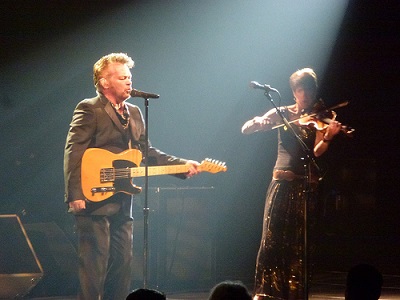 John Mellencamp and violinist Miriam Sturm (photo Stephen Downes creative commons license)