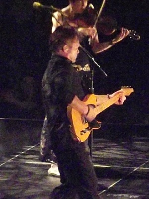 John Mellencamp Dartmouth NS (fan photo by Dawn Marie Sloane)