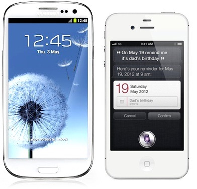 Samsung Galaxy S III versus Apple iPhone 4s, size matters (photo iPhoneios Jailbreak)