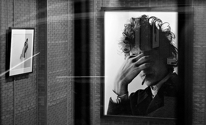 Exhibition “Bob Dylan by Jerry Schatzberg” Galerie Dina Vierny, Paris (photo Elian Chrebor creative commons some rights reserved)