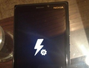 Nokia Lumia 920 bricked – locked with no where to go (dailymobile.net photo)