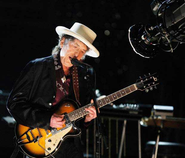 Bob Dylan Returns to Royal Albert Hall 47 Years Later